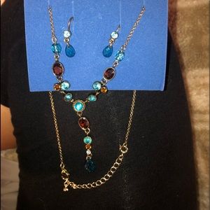 Necklace and earring matching set